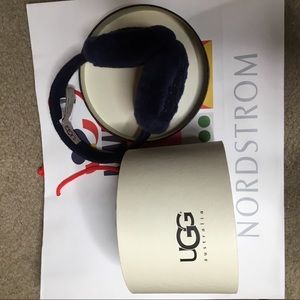 Ugg sheepskin/ knit sheering earmuff